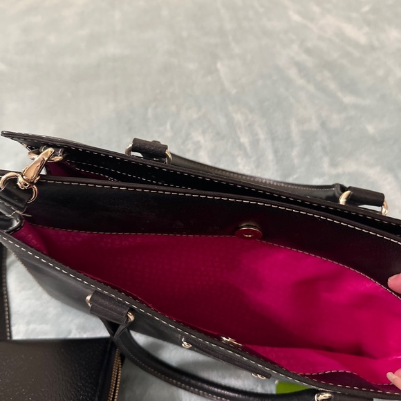 Brand new Kate spade purse and used wallet. Both in excellent condition - Picture 4 of 5